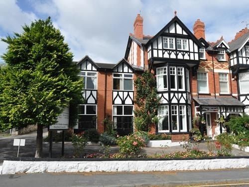 Bryn Woodlands House 4* Colwyn Bay